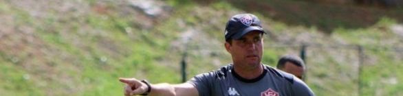 Presidente do Vitória anuncia demissão do técnico Osmar Loss