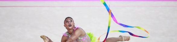 Bárbara Domingos dá show na fita e conquista a prata na ginástica rítmica do Pan