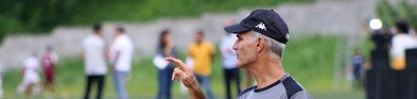 Amadeu estreia com pé direito no Vitória e elogia legado de Loss