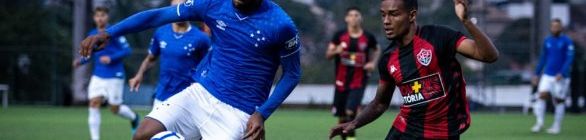 Cruzeiro supera Vitória e se aproxima de vaga nas quartas do Brasileiro sub-20