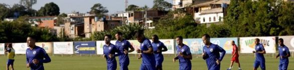 Com histórico a favor, Bahia enfrenta o Avaí na Ressacada de olho no G-6