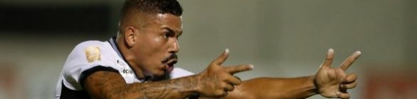 Thiago Carleto chegou a Salvador nesta terça para assinar com o Vitória