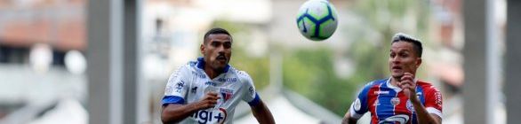 Com show da torcida e pedido a Rogério Ceni, Fortaleza vence o Bahia por 2 a 1