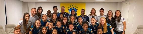 Meninas da seleção sub-17 se reúnem com Tite e revelam conselhos do técnico