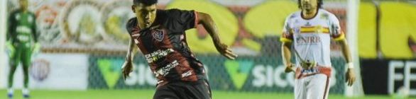 No Barradão, Vitória sai na frente, mas cede empate ao Juazeirense