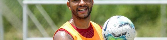 Maurício Ramos tem lesão no joelho confirmada desfalca o Vitória contra o Ceará