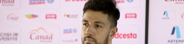 Goleiro de 25 anos renovou contrato com o Bahia até o fim da temporada 