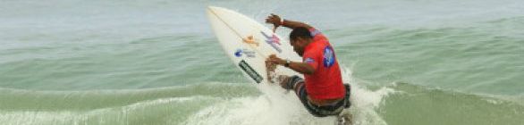 Praia de Batuba recebe a 3° etapa do Circuito Brasil Master de Surf