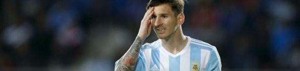 A sina de Messi: atuação apagada na final e trivice defendendo a Argentina