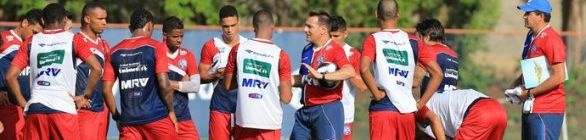 Jogadores do Bahia participam de treinamento após conversaram com o presidente.