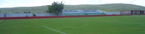  Estádio Municipal de Jussiape recebe novo gramado e sistema de irrigação