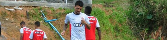 Alexandre Gallo dividiu o elenco do Vitória em dois para o treino,