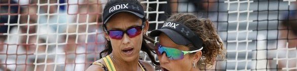 Talita e Larissa atropelam dupla formada às pressas e seguem 100% no Mundial